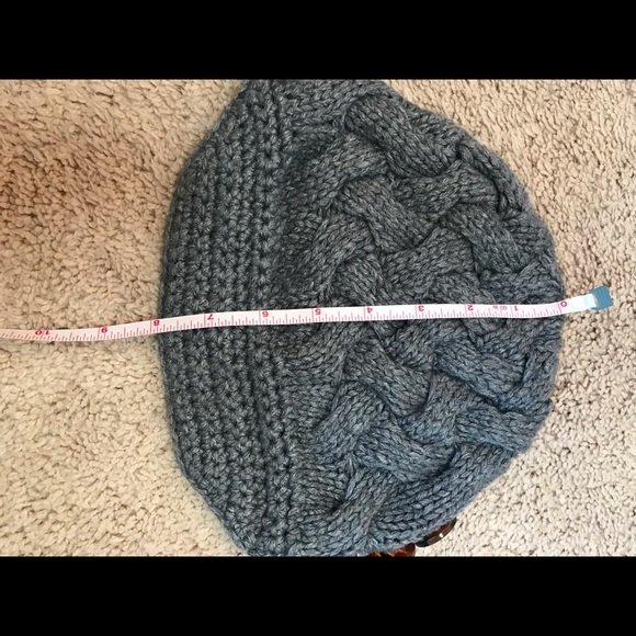 Winter hat - Picture 4 of 4